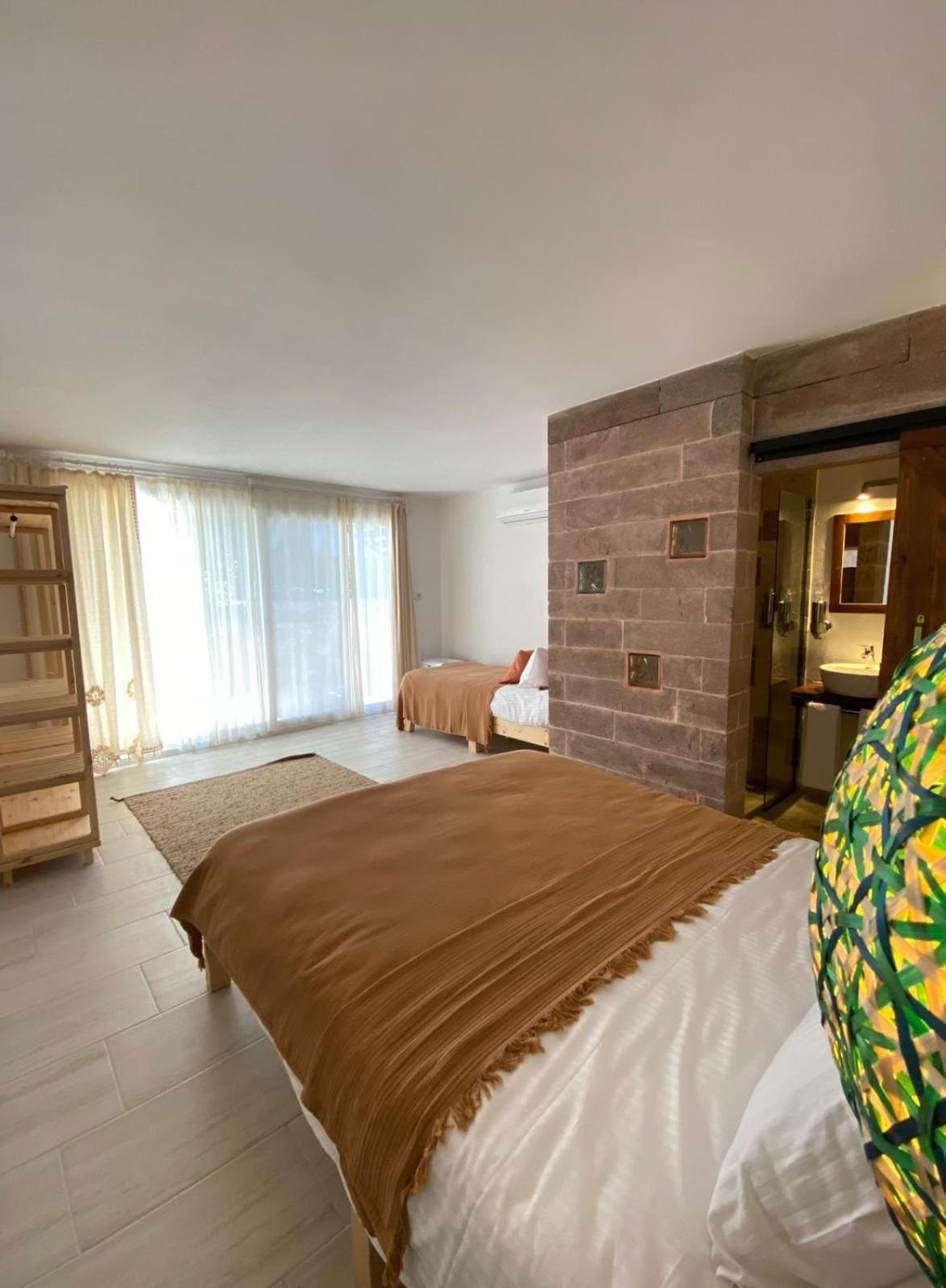 Monk Island Hotell Izmir Exteriör bild