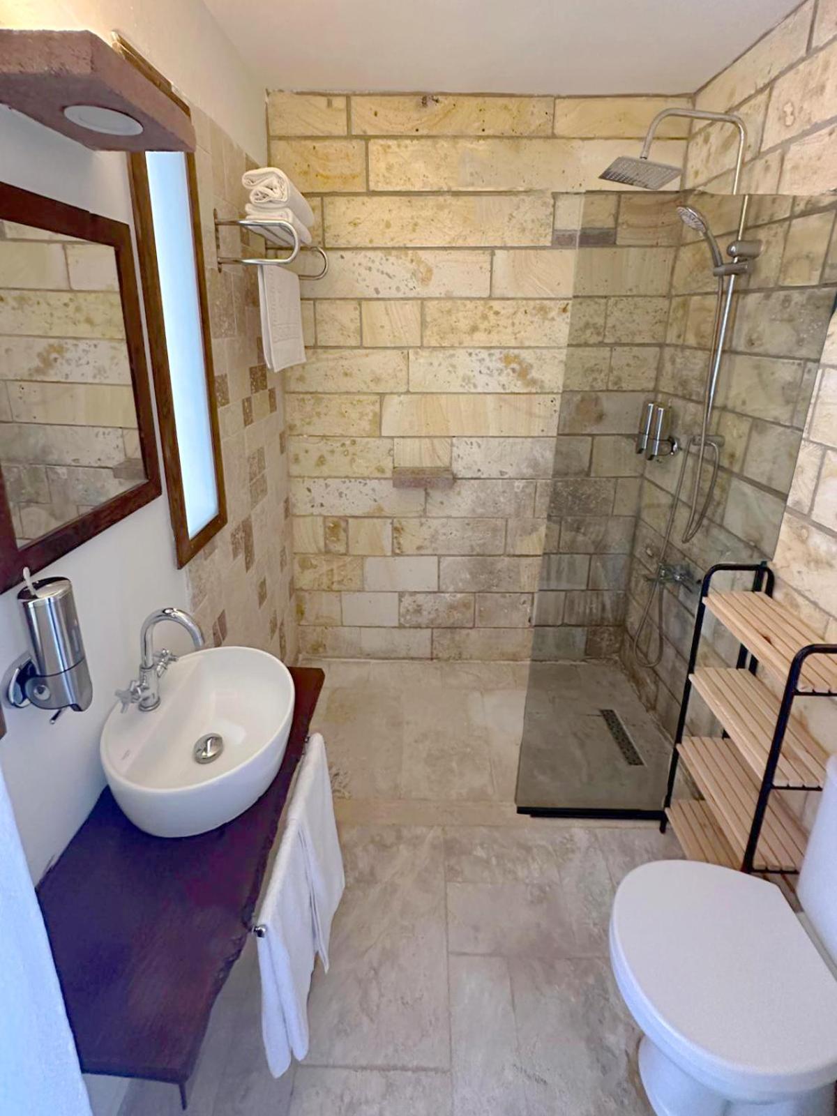 Monk Island Hotell Izmir Exteriör bild