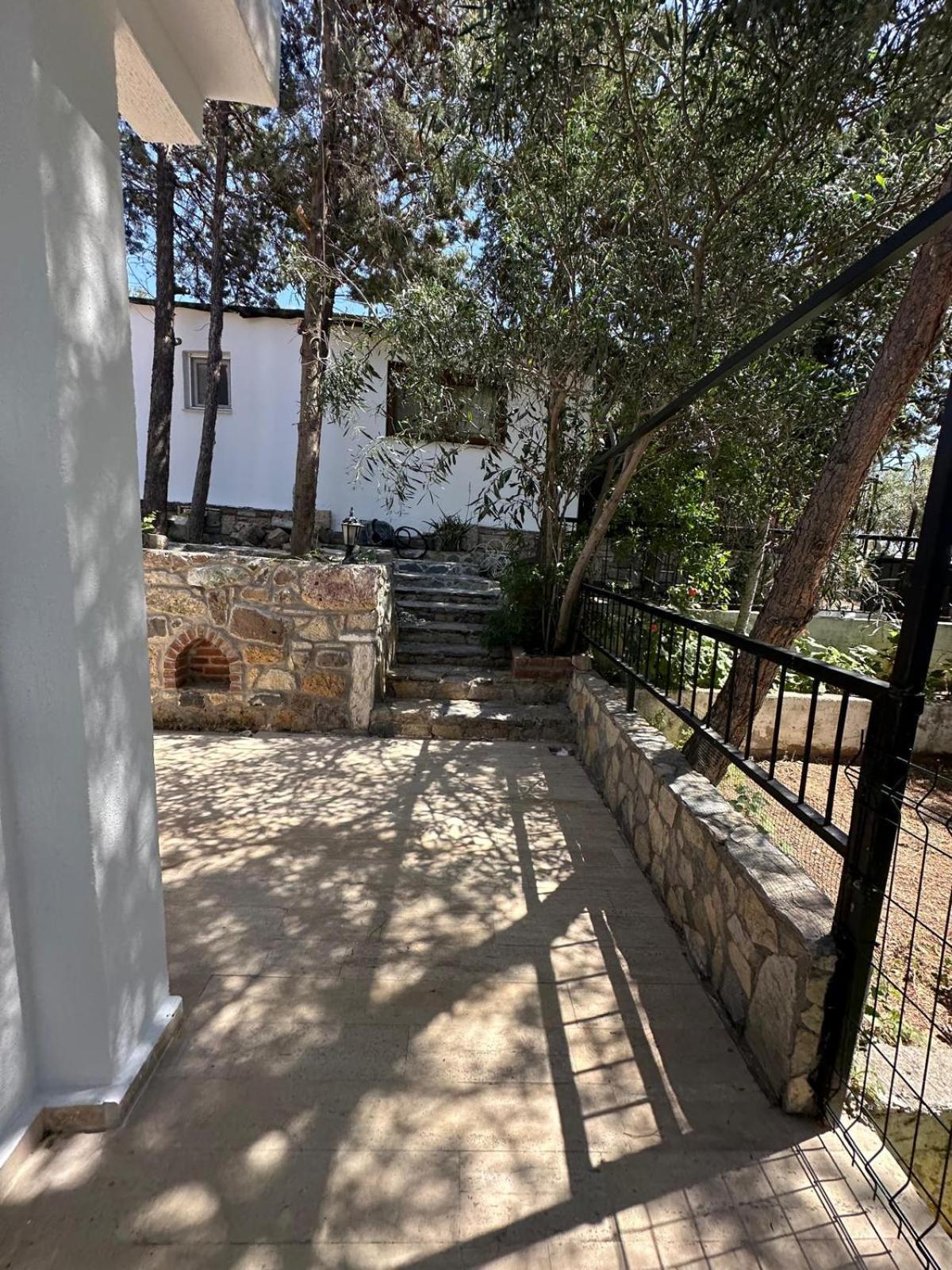 Monk Island Hotell Izmir Exteriör bild