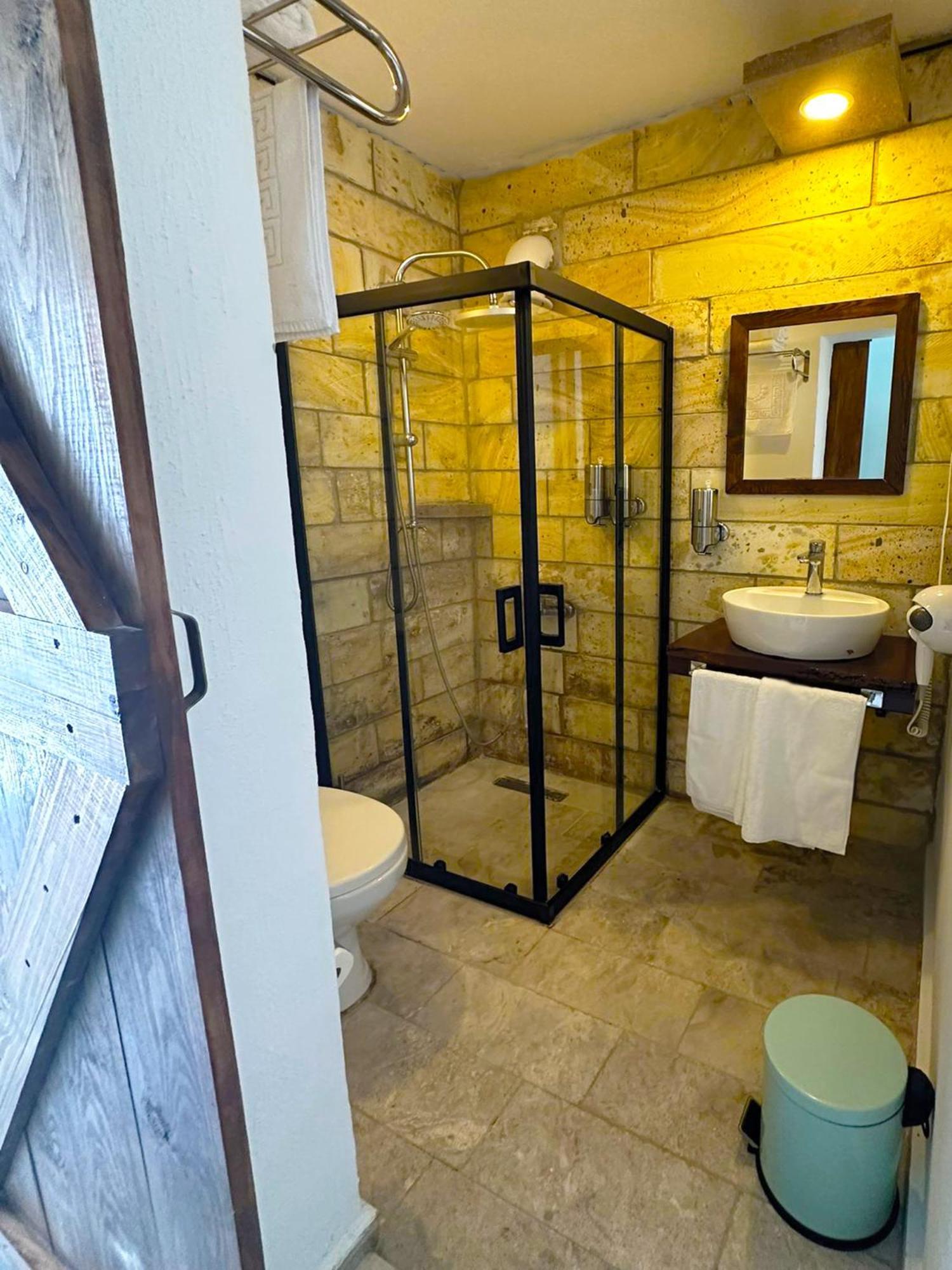 Monk Island Hotell Izmir Exteriör bild
