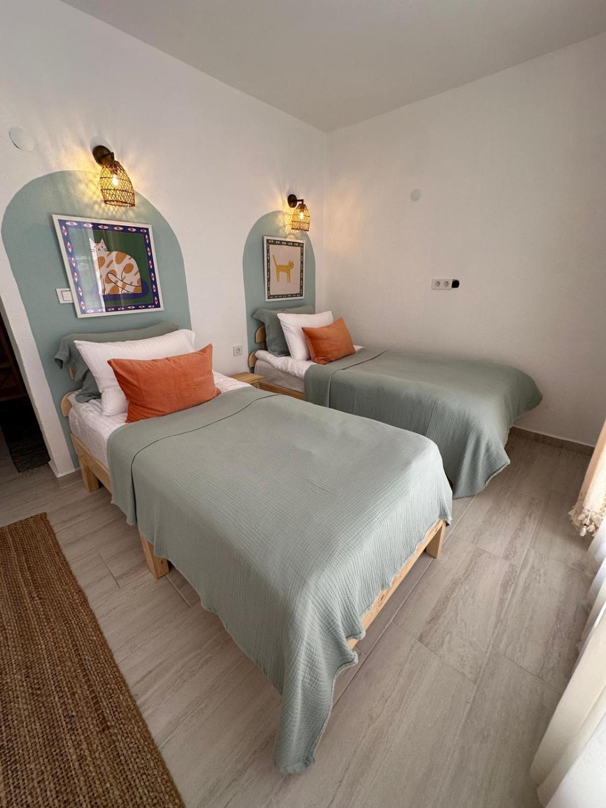 Monk Island Hotell Izmir Exteriör bild